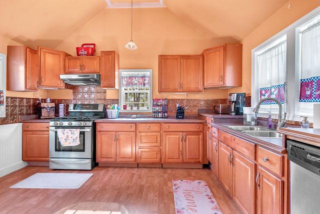 5587 W In-10, Demotte, IN 46310