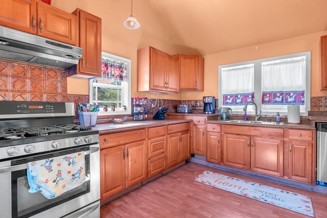 5587 W In-10, Demotte, IN 46310
