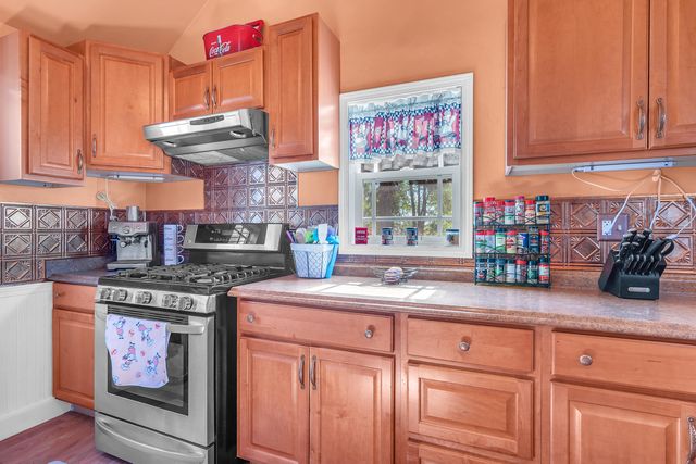 5587 W In-10, Demotte, IN 46310