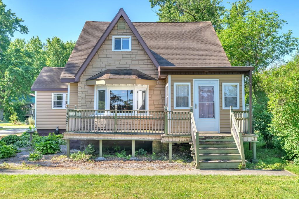 5587 W In-10, Demotte, IN 46310