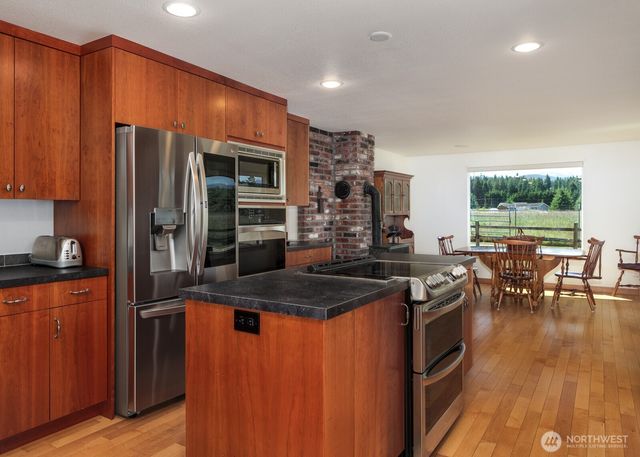 214 Edmonson Drive, Sequim, WA 98382