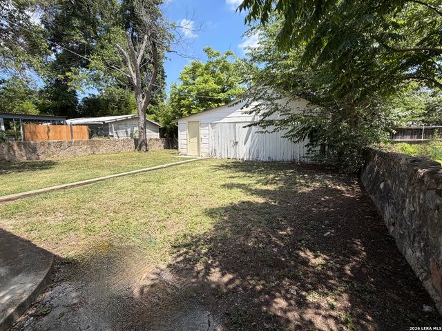629 E PARK AVE, San Antonio, TX 78212