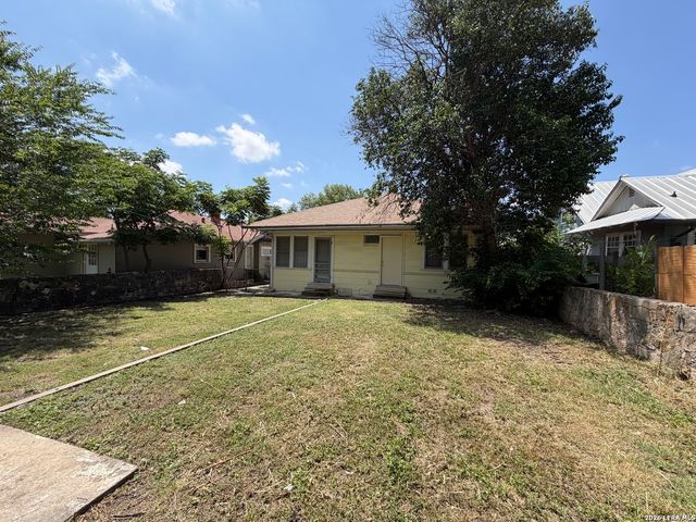 629 E PARK AVE, San Antonio, TX 78212