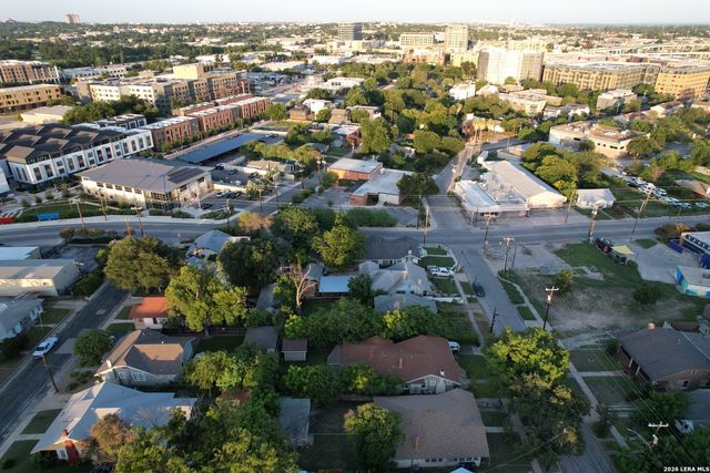 629 E PARK AVE, San Antonio, TX 78212