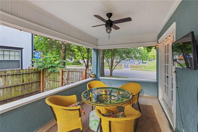 6133 BROOKSIDE Boulevard, Kansas City, MO 64113