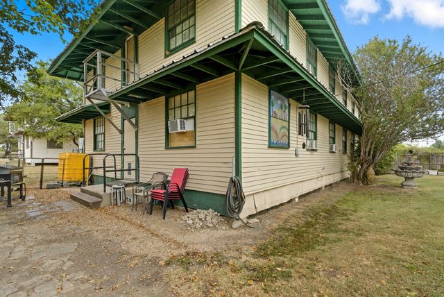 348 Sam Houston Street, Mineral Wells, TX 76067