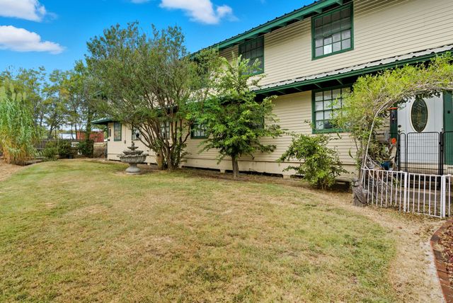 348 Sam Houston Street, Mineral Wells, TX 76067