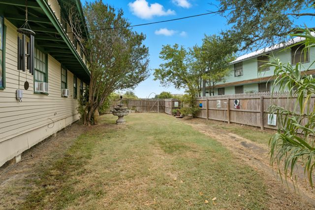 348 Sam Houston Street, Mineral Wells, TX 76067