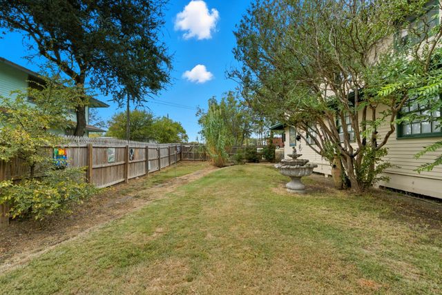 348 Sam Houston Street, Mineral Wells, TX 76067