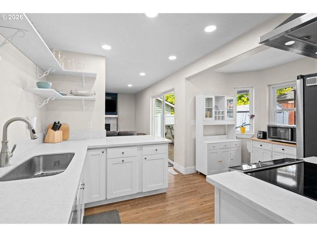 352 Se 68TH Ave, Hillsboro, OR 97123
