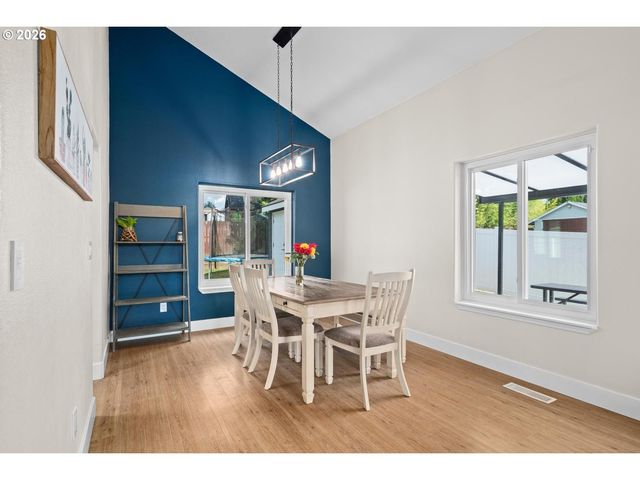 352 Se 68TH Ave, Hillsboro, OR 97123