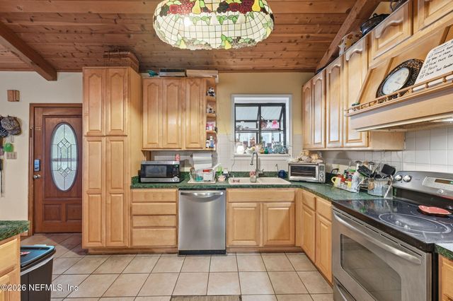 118 PARKIN Road, Pomona Park, FL 32181