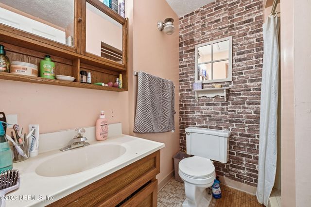 118 PARKIN Road, Pomona Park, FL 32181