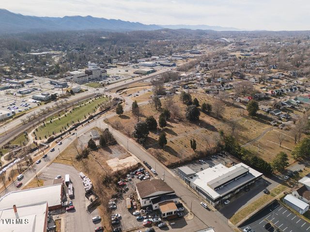 213 South Boone Street, Johnson City, TN 37604