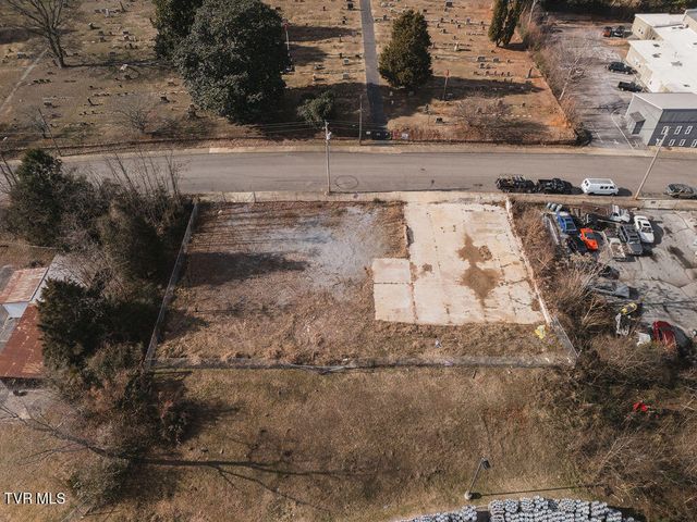 213 South Boone Street, Johnson City, TN 37604