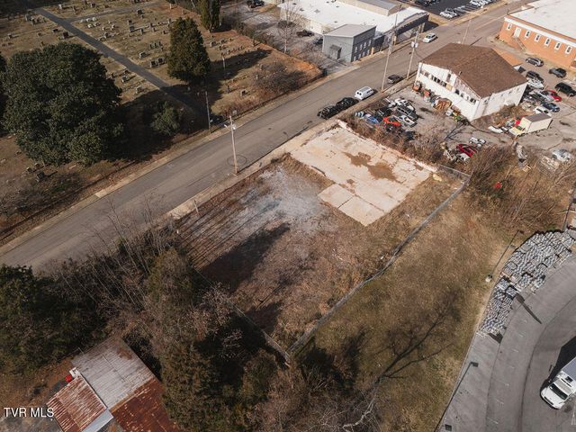 213 South Boone Street, Johnson City, TN 37604