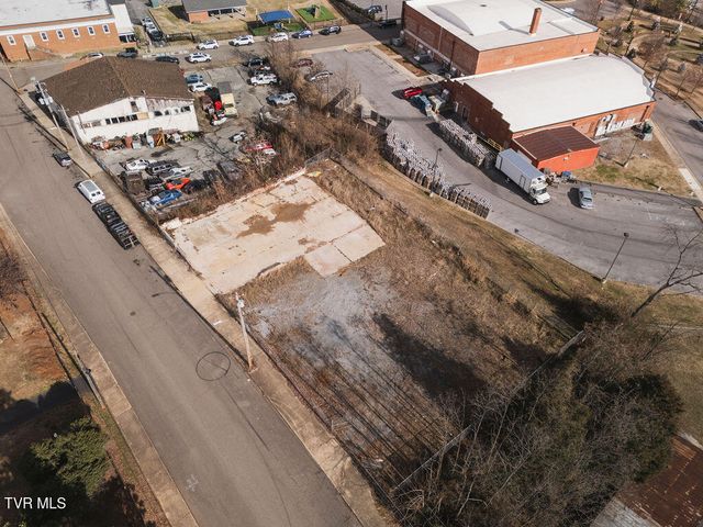 213 South Boone Street, Johnson City, TN 37604