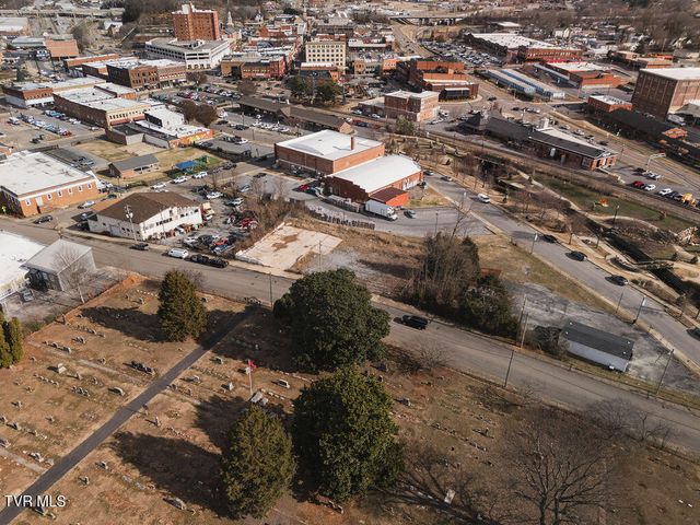 213 South Boone Street, Johnson City, TN 37604