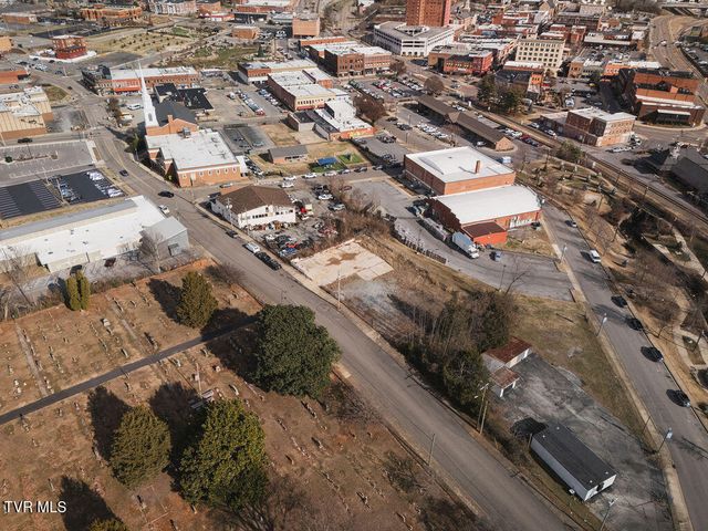 213 South Boone Street, Johnson City, TN 37604