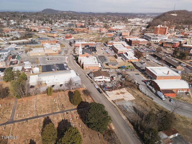 213 South Boone Street, Johnson City, TN 37604