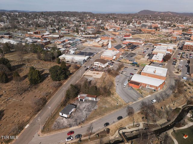 213 South Boone Street, Johnson City, TN 37604