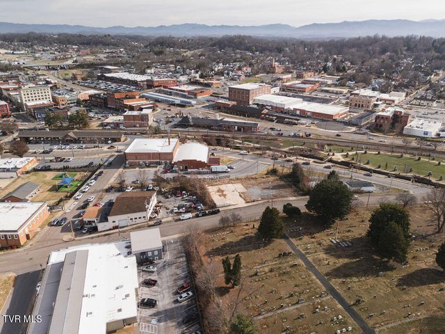 213 South Boone Street, Johnson City, TN 37604