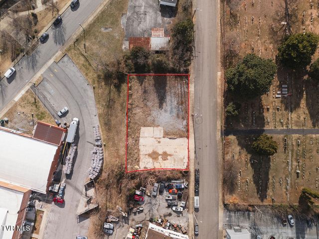 213 South Boone Street, Johnson City, TN 37604