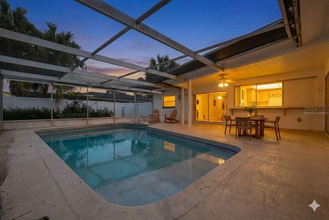 5254 VENETIAN BOULEVARD NE, St Petersburg, FL 33703