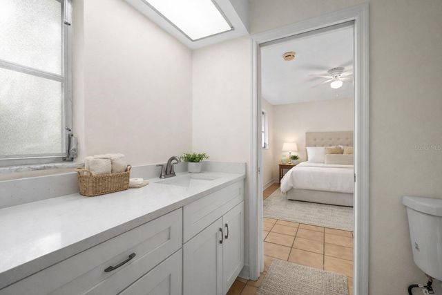 5254 VENETIAN BOULEVARD NE, St Petersburg, FL 33703