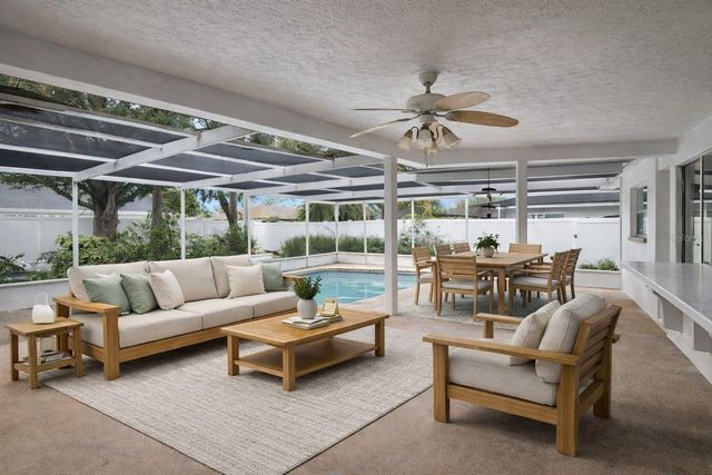 5254 VENETIAN BOULEVARD NE, St Petersburg, FL 33703