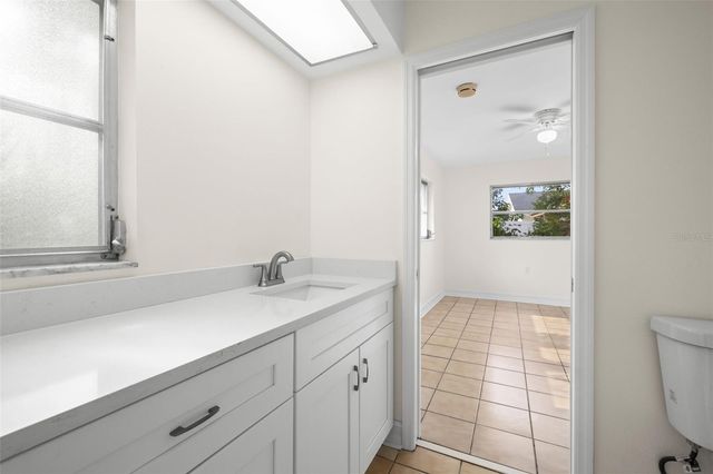 5254 VENETIAN BOULEVARD NE, St Petersburg, FL 33703