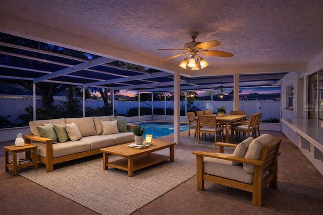 5254 VENETIAN BOULEVARD NE, St Petersburg, FL 33703