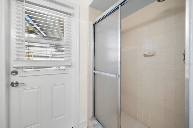 5254 VENETIAN BOULEVARD NE, St Petersburg, FL 33703