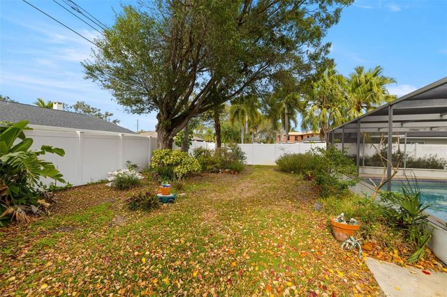 5254 VENETIAN BOULEVARD NE, St Petersburg, FL 33703