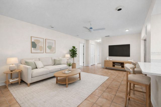 5254 VENETIAN BOULEVARD NE, St Petersburg, FL 33703