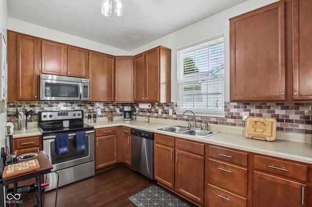 425 Dylan Drive, Avon, IN 46123