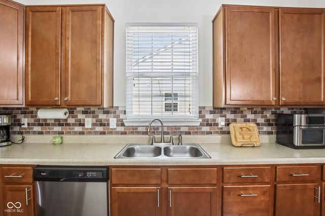425 Dylan Drive, Avon, IN 46123