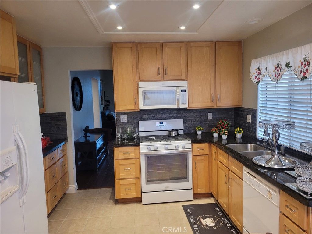 27974 Palm Villa, Menifee, CA 92584 — photo 4