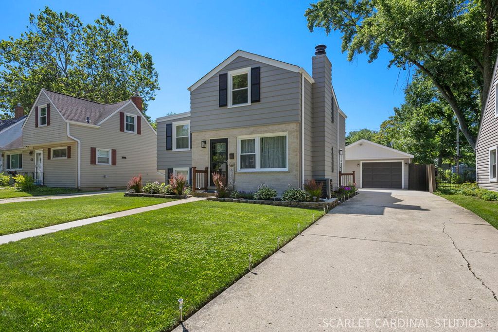 133 W Park Drive, Lombard, IL 60148