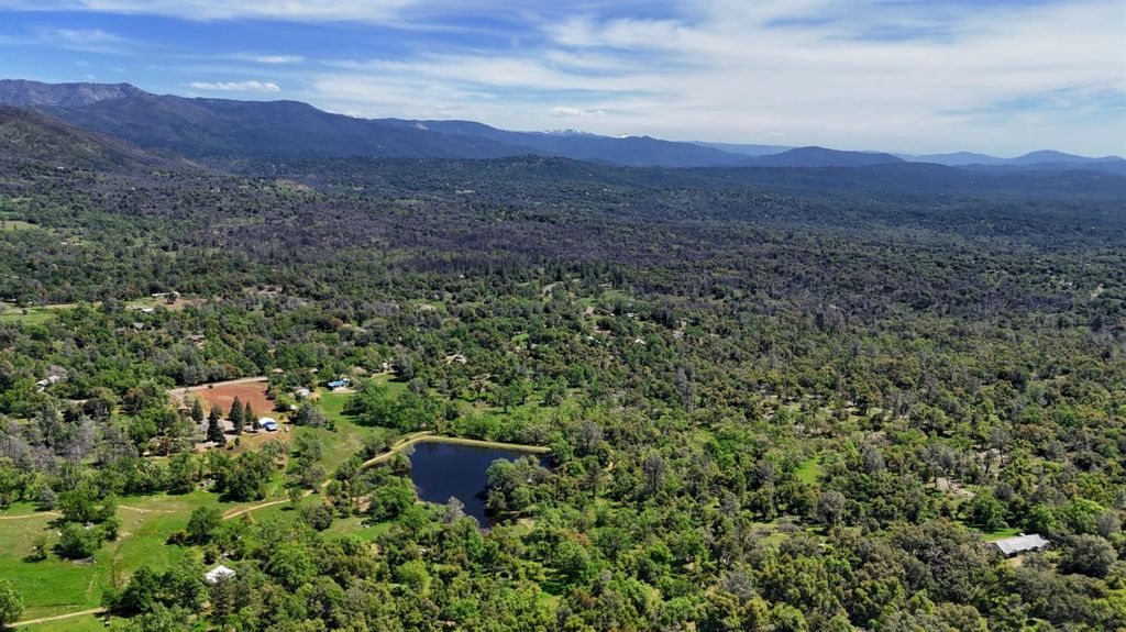 Image 6 of property listing at 4632 Triangle Road, Mariposa, CA 95338