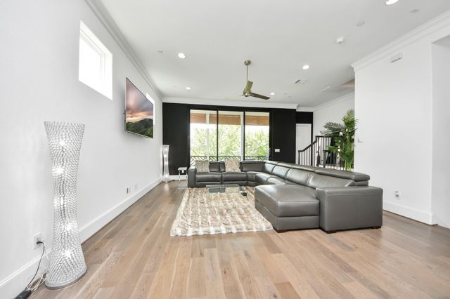 8724 Oak Kolbe Lane, Houston, TX 77080