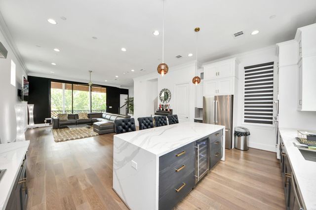 8724 Oak Kolbe Lane, Houston, TX 77080