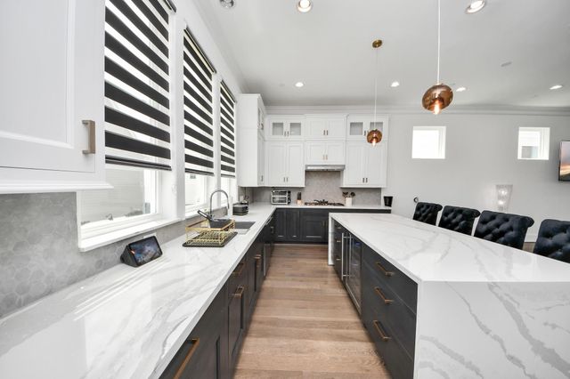8724 Oak Kolbe Lane, Houston, TX 77080