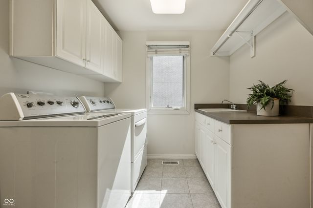 12344 St Armands Circle, Carmel, IN 46033