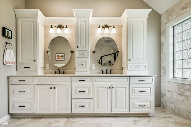 12344 St Armands Circle, Carmel, IN 46033