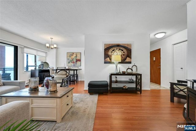 125 Prospect Avenue 11G, Hackensack, NJ 07601