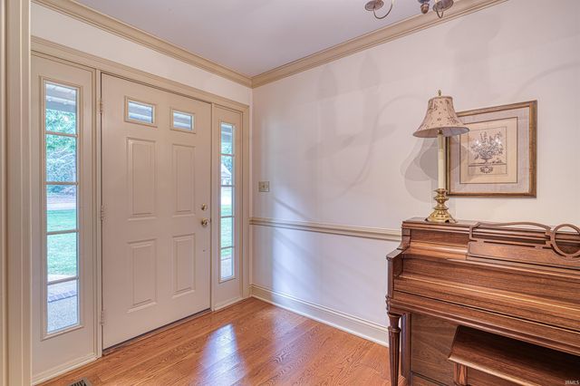 8866 Bayberry Drive, Newburgh, IN 47630