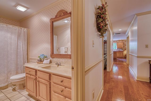 8866 Bayberry Drive, Newburgh, IN 47630