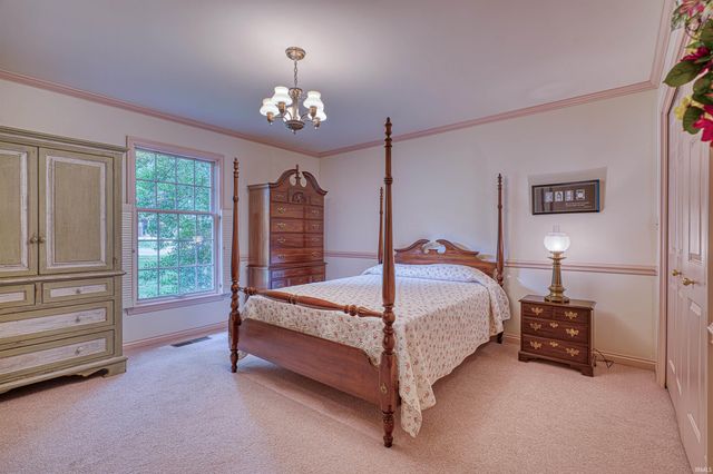 8866 Bayberry Drive, Newburgh, IN 47630