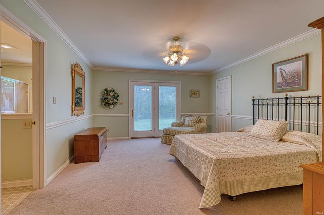 8866 Bayberry Drive, Newburgh, IN 47630